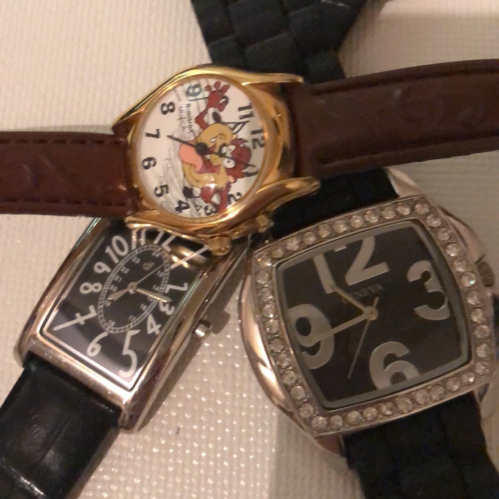 1 Geneva Rhinestone /1 daisy fuentes | 1 Armitron Musical Tazmanian watch